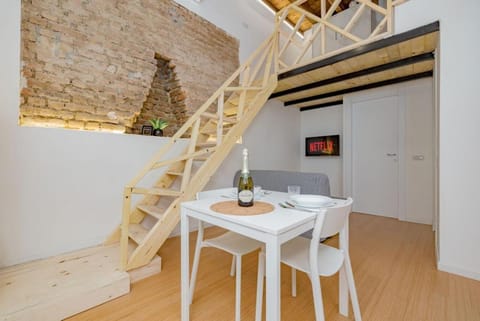 1CLI19 -Duomo-Loreto- Central - Boho-Style Apartment in Milan