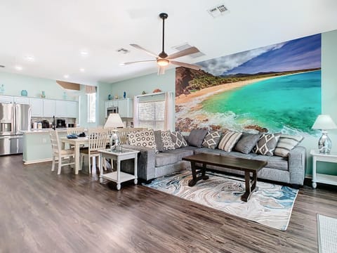 Family-friendly retreat w pool & game room House in Four Corners