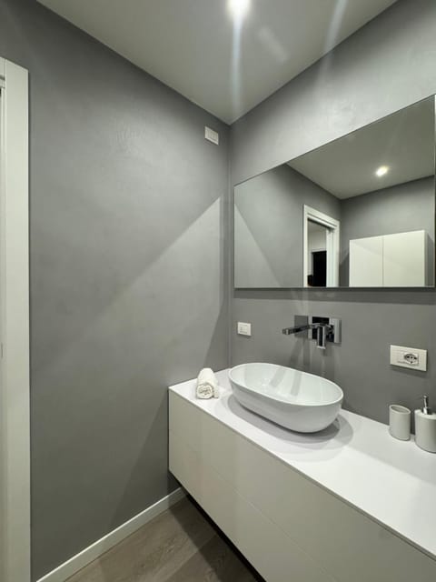 La Vita LakeView - Garden & Pool Apartment in Province of Brescia