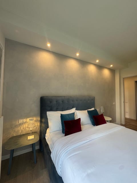 La Vita LakeView - Garden & Pool Apartment in Province of Brescia