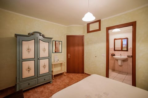 Bathroom, Photo of the whole room, Bedroom, wardrobe