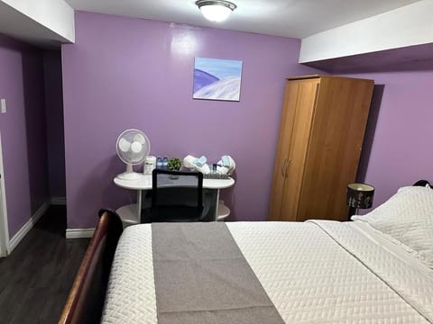 Blissful 2Bedroom Cozy Lowerlevel Unit PrivateEntrance Apartment in Gatineau