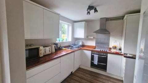 Contractor Stay - 4-Bedroom Home in Chester House in Chester