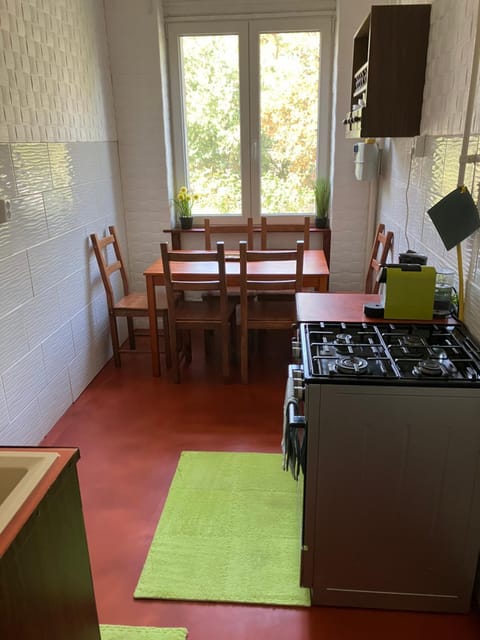 Dining area, kitchen