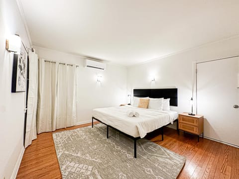 Bed, Photo of the whole room, Bedroom, towels, air conditioner