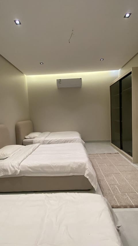Bed, Photo of the whole room, Bedroom, air conditioner