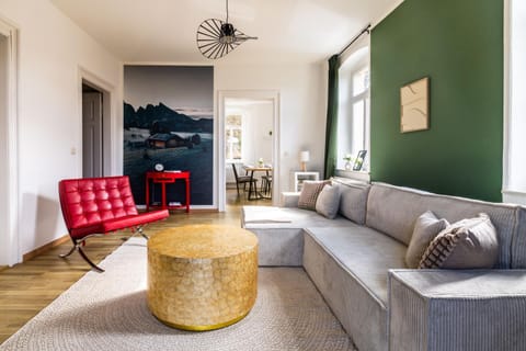 Communal lounge/ TV room, Living room, Seating area