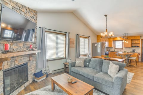 Family-Friendly Retreat with Balcony in Fraser! Apartment in Fraser