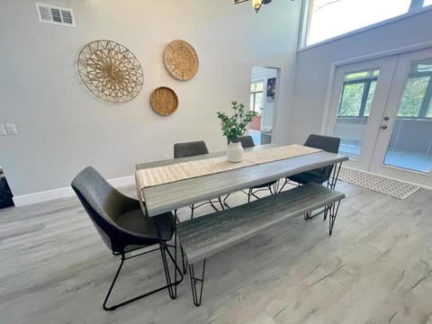 Nottingham House near Southeastern University House in Lakeland