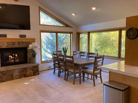 Sunny Vail Mountainside Getaway Amazing Location House in Vail