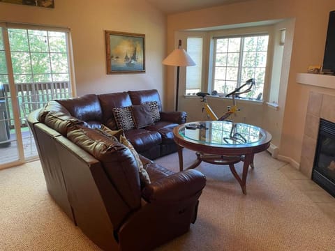 Edwards Mountain Chic On River Pool and Hot Tubs House in Edwards