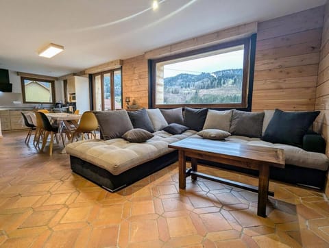 Living room, Mountain view