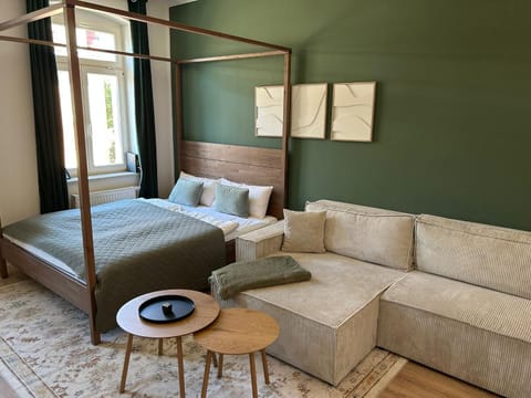 Bed, Living room, Photo of the whole room, Seating area, Bedroom