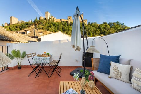 Balcony/Terrace, Landmark view