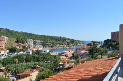 City view, Sea view
