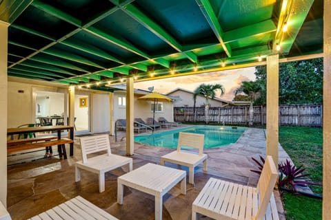 Patio, Pool view, Swimming pool, sunbed