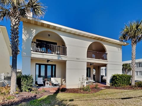 Property building, Garden, Balcony/Terrace