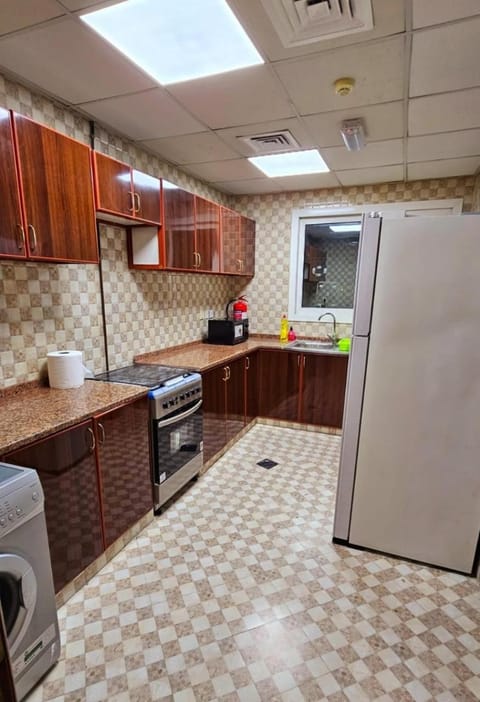 Elegant Private Rooms in a Penthouse with Free Parking Vacation rental in Al Sharjah