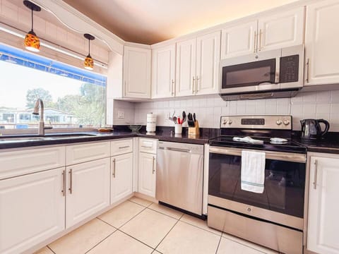 dishwasher, microwave, oven