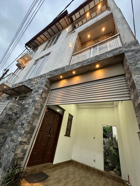 Property building, Day