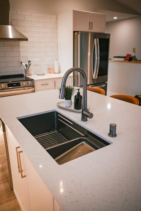 Courtenay Luxe Suite Apartment in Courtenay