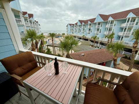 Patio, Day, View (from property/room), Balcony/Terrace, Seating area