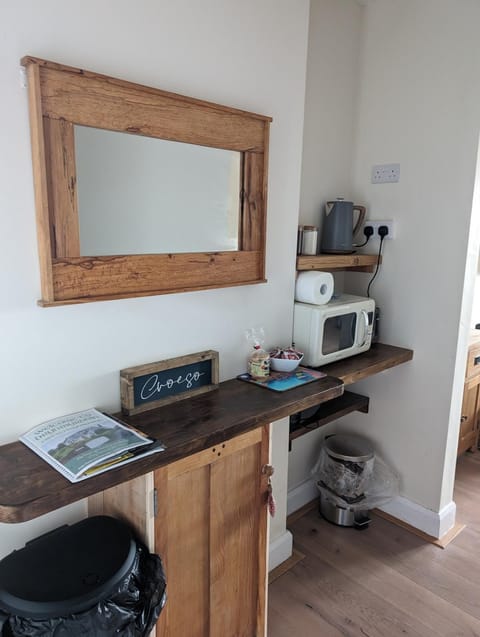 Brynmyrddin family studio Apartment in Wales