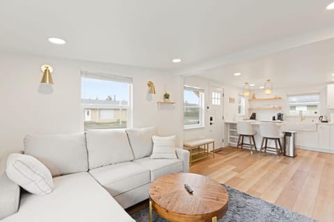 Communal lounge/ TV room, Game Room, TV and multimedia, Living room, Dining area, Evening entertainment, Entertainment, kitchen