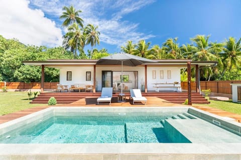 Garden, Garden view, Pool view, Swimming pool, sunbed