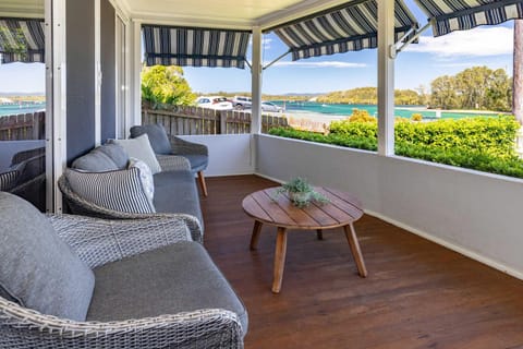 Patio, Day, View (from property/room), Balcony/Terrace, Living room, Seating area, Lake view, River view, Sea view