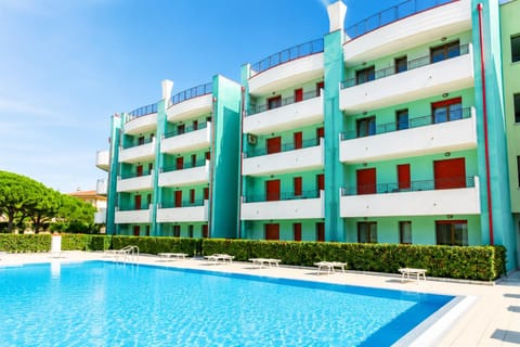 Property building, Pool view