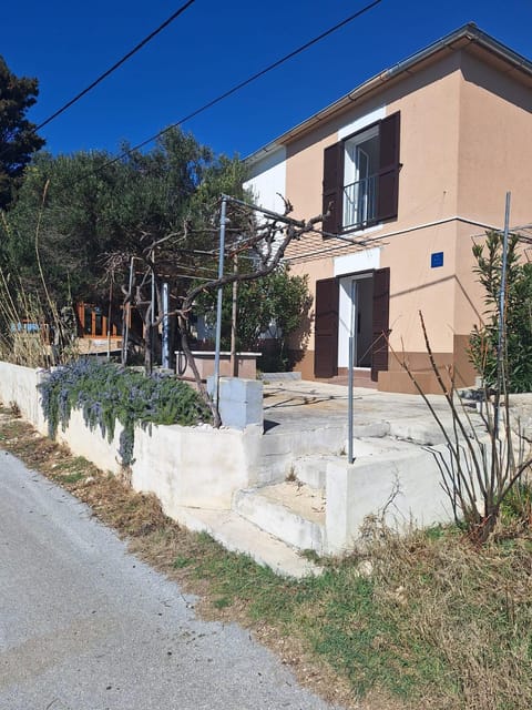 Bravarica Green Apartment in Novalja