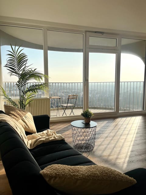 View (from property/room), Balcony/Terrace, Living room, Seating area