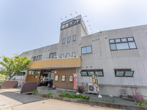Property building, Day