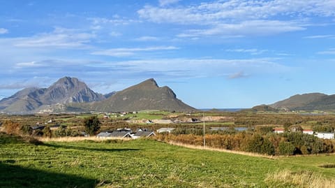 Nearby landmark, Natural landscape, Mountain view