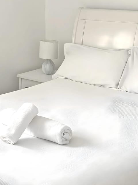 Luxury Home -Private Rooms- 3 mins from Alexandra Hospital, Redditch Vacation rental in Wychavon District