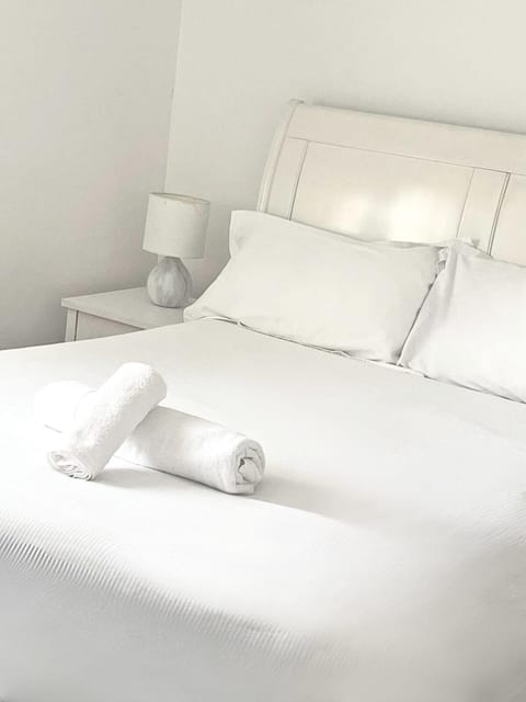 Luxury Home -Private Rooms- 3 mins from Alexandra Hospital, Redditch Vacation rental in Wychavon District