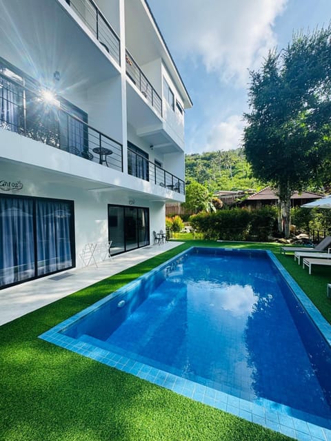 Property building, Swimming pool
