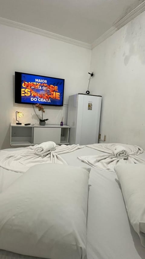 Bed, TV and multimedia, Photo of the whole room