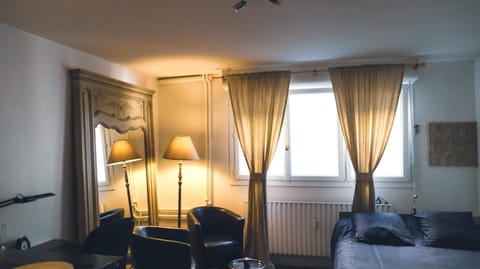 Living room, Seating area, Bedroom
