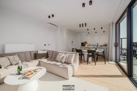 Living room, Seating area, Dining area, kitchen
