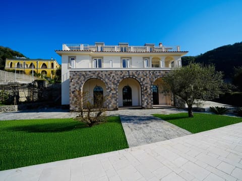 Property building, Day, Natural landscape, Garden