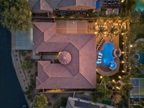 BOHO Villa Htd Pool, Spa, Pickle Ball Ct, Cabana House in La Quinta