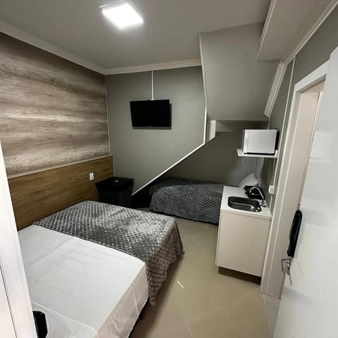 Bed, TV and multimedia, Kitchen or kitchenette, Photo of the whole room, Bedroom