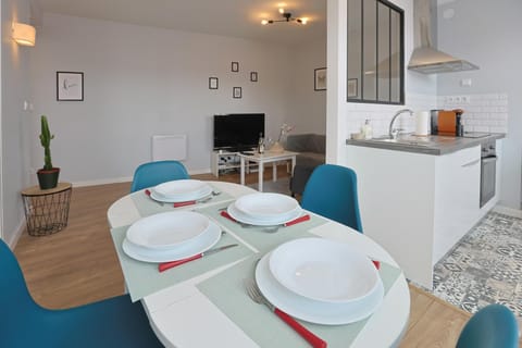 Living room, Dining area