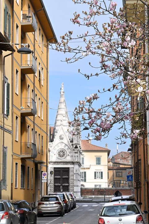 Property building, Neighbourhood, City view, Street view, Location