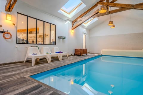 Swimming pool, Swimming pool