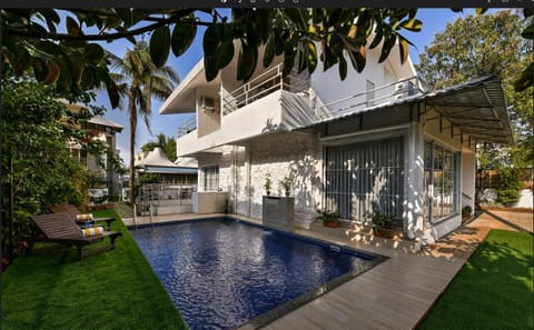 Property building, Garden, Garden view, Pool view, Swimming pool, Swimming pool