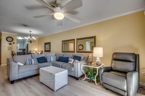 2 Bedroom Condo - Just Blocks from the Beach! Dunes Crest A-2 House in Atlantic Beach