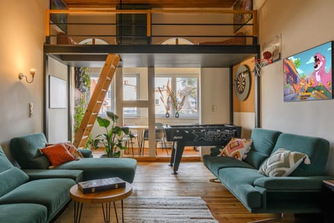 Communal lounge/ TV room, TV and multimedia, Living room, Seating area